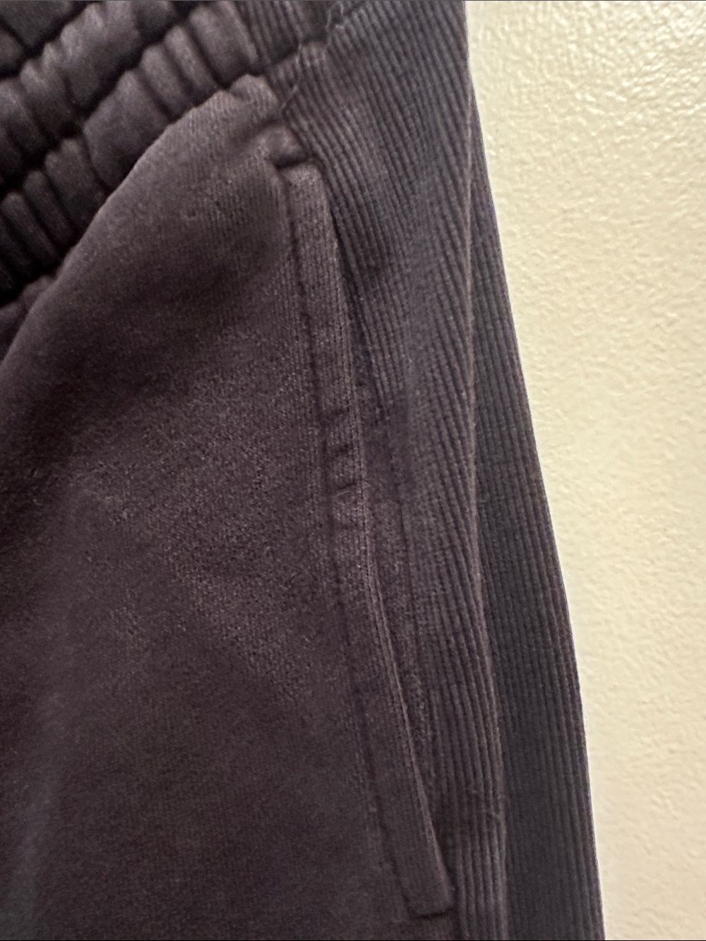 Tna Cozy Fleece Mega Jogger โ Premium High-Waisted Sweatpants in Black - Picture 4 of 10